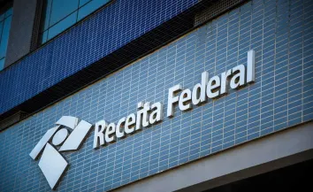 Novo leilão da Receita tem dois PS5 por R$ 853 e carros a partir de R$ 1,9 mil; veja como participar
