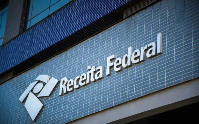 Novo leilão da Receita tem dois PS5 por R$ 853 e carros a partir de R$ 1,9 mil; veja como participar
