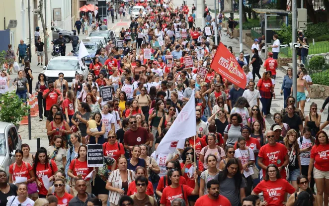 Greve em Florianópolis: prefeitura demite 150 servidores da educação por 'ausência injustificada'