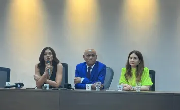 Dira Paes recebe título de Doutora Honoris Causa da UFPA