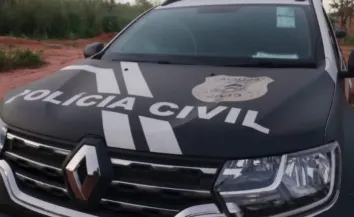 Suspeita de tentar golpe de R$ 100 mil em banco mastiga RG falso ao ver agentes e acaba presa, diz polícia