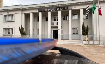 Idosa é encontrada sem água potável para consumo em casa com comida estragada e ratos em Araçatuba