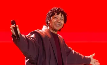 Djavan inclui alguns 'lados B' no roteiro (inteiramente autoral) de sucessos do show de 50 anos de carreira do artista