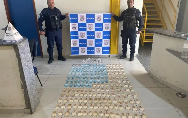 Jovem é preso com drogas e mais de R$ 14 mil, em Valença