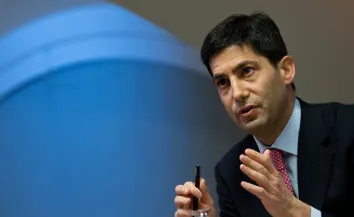 Quem é Kevin Warsh, indicado por Trump e que assume o comando do Fed nesta sexta
