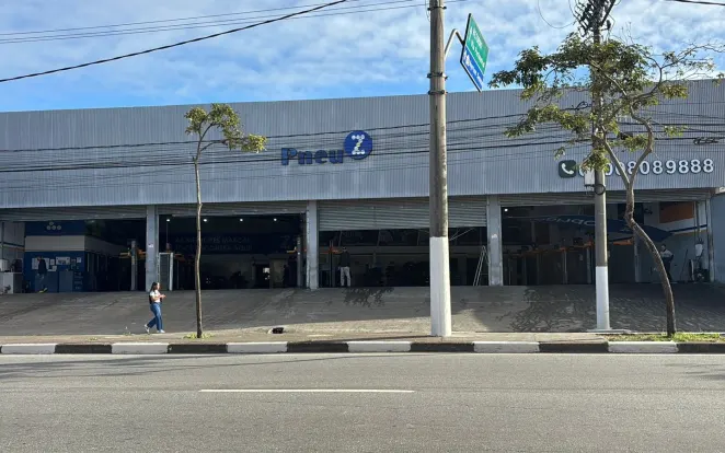 Rede de pneus com 43 lojas é alvo de operação da Polícia Civil por suspeita de golpes em clientes