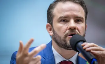 Ministro da Fazenda diz que monitoramento de fintechs permitiu combater crime organizado no 'andar de cima'