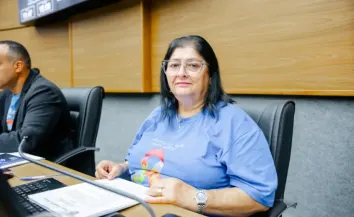 Izelda propõe campanha de bem-estar animal e questiona realização da “Cãominhada”