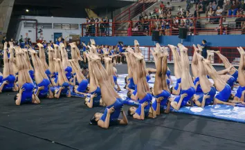 Alunos da ginástica artística emocionam público em apresentação especial em homenagem ao Dia das Mães
