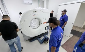 Complexo de Saúde de Cajamar recebe novo tomógrafo e amplia capacidade de atendimento