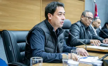 Saulo cobra informações sobre lista de espera do transporte universitário