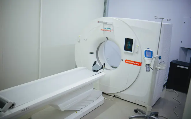 Novo tomógrafo entra em funcionamento e Prefeitura avança para zerar a fila de tomografias em Cajamar